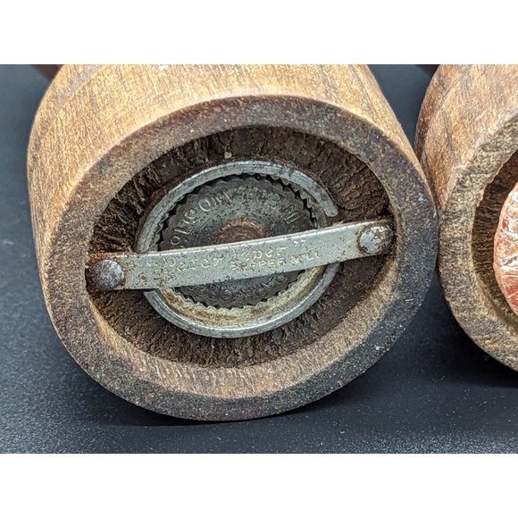 Vintage Peter Piper Salt and Pepper Mill Shakers Wood Grinder - Picture 5 of 11